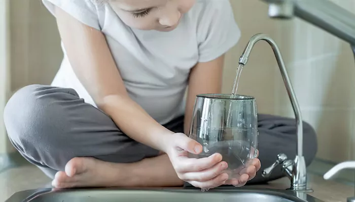 Combien de temps faut-il attendre que le distributeur d'eau soit stérilisé ?